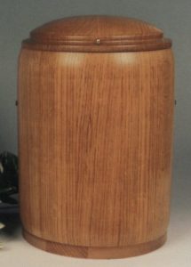 Model: 911 urnă din lemn